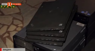 Дариха десетки компютри и таблети за онлайн обучението в района на Видин