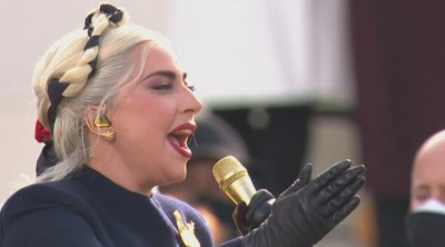 Лейди Гага изпълни химна на САЩ