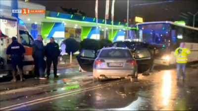 Верижна катастрофа в София след гонка с полицията