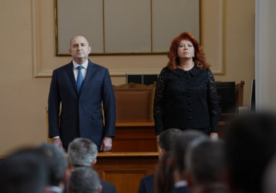 Президентът Радев и вицепрезидентът Йотова положиха клетва за втория си мандат пред НС