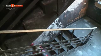Опожареният блок в Благоевград се наводни