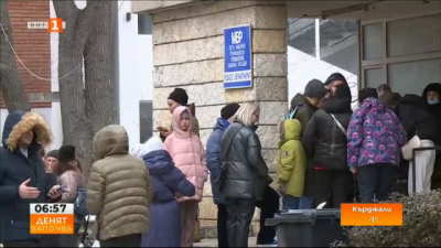 Регистрират бежанци в полицейските управления на Варна