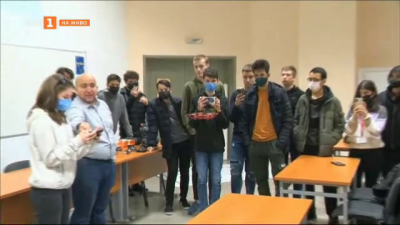 Ученици от четири държави учат програмиране в Русенския университет
