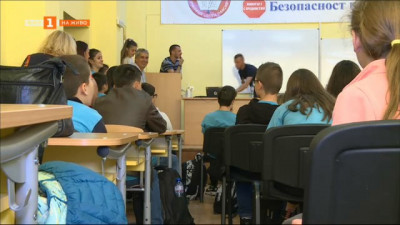 Параолимпийци гостуваха в русенско училище