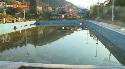 Подпочвени води заляха аквапарка в Благоевград