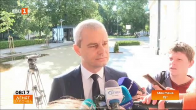 Костадин Костадинов: Трябва да се разбере дали министър-председателят на България си е позволявал двойна дипломация