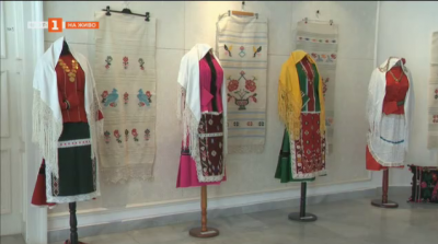 Изложба в Тутракан показва красотата на добруджанските народни носии