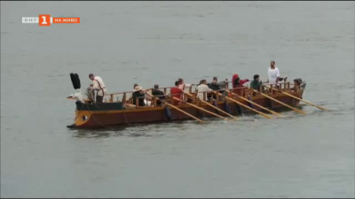 Кораб в античен стил плава по Дунав с благородна кауза
