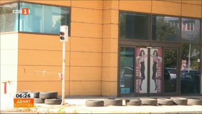 Вандализъм в неработещи търговски центрове в Русе