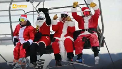 Близо 300 скиори, облечени като Дядо Коледа, се спуснаха по пистите на Мюри, САЩ