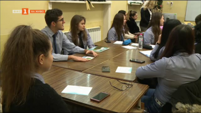 Българо-унгарска дискусия в русенската математическа гимназия за перспективите на река Дунав