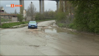 Лошо състояние на път във Варна