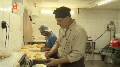 Ароматът на прясно изпечен хляб в една бутикова пекарна