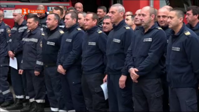 Отличиха пожарникари, били на първа линия при бедствието в Царево и горските пожари през лятото