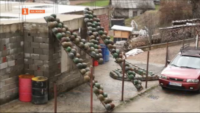 Инсталация за мир с войнишки каски
