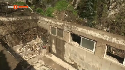 Хората от село Долно Осеново сами възстановяват стара минарална баня