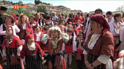 В Златоград българчета от чужбина си припомнят българските традиции