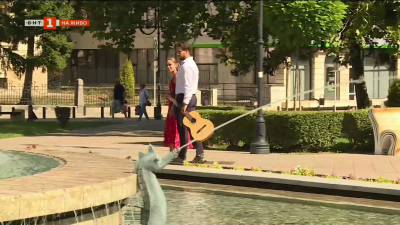 Младежи с български корени написаха песен за България