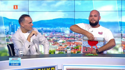 Безценна колекция от циркови плакати