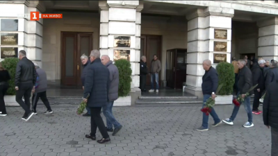 Десетки изпратиха Иван Зафиров в последния му земен път