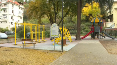 Няколко институции се обединяват, за да построят площадка за деца със специални потребности