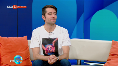 „Двама чисто голи мъже“ – когато абсурдът се облича в смях