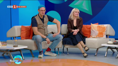 Пощенска кутия за приказки на турне в Европа