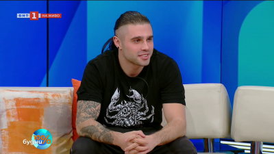 Nick St. – музикант на сцената, боец на ринга