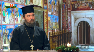 Между витлеемските ясли и сезона на шопинга - предколедна беседа със старофорен иконом Василий Сарян