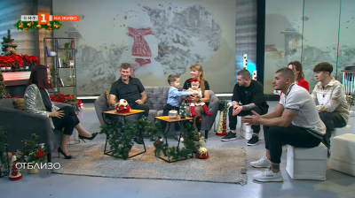 Семейство за пример: Те имат 5 деца, 3 внуци, 100 декара лозя и ръководят фолклорен ансамбъл