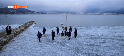 Духовници-климатолози правят прогнози, разчитайки състоянието на едно японско езеро