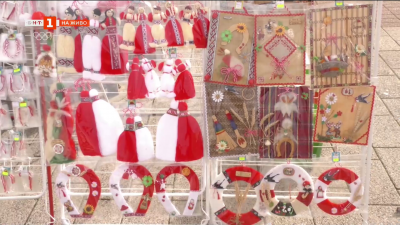 Започнаха базарите на мартенички в Търговище