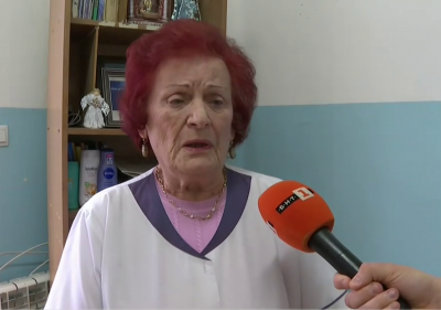 Лекар на 87 години продължава да лекува пациенти в Дупница