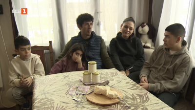 Ферма с много коне и магарета и една забележителна човешка история