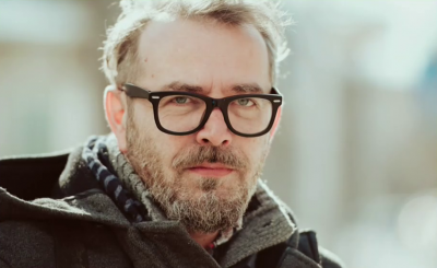 Символиката на властта в изложбата „База и надстройка” на Красимир Терзиев