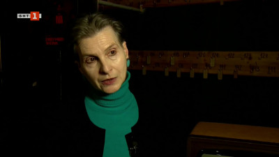 Apollo ex Machina, първата стихосбирка с поезия, създадена с помощта на изкуствен интелект