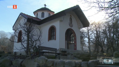 Параклис, наречен на Св. Йоан Рилски, и учебен център към него са изградени в село Самураново