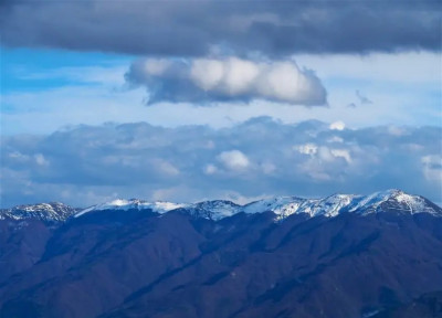 Следобедни валежи от дъжд, в планините от сняг