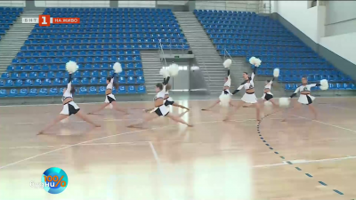 Битка за медал - мажоретният отбор на Пловдивския университет 