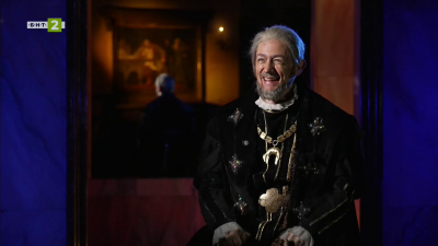 Колко тежка е короната на крал Филип II от операта Дон Карлос?