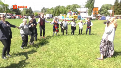 Любов за цял живот: „Златни и „диамантени семейства празнуваха отново като младоженци в Търговище