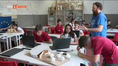 „Африка в архитектурата: Пловдивски преподаватели с проект, който превръща математиката от скучен в увлекателен предмет