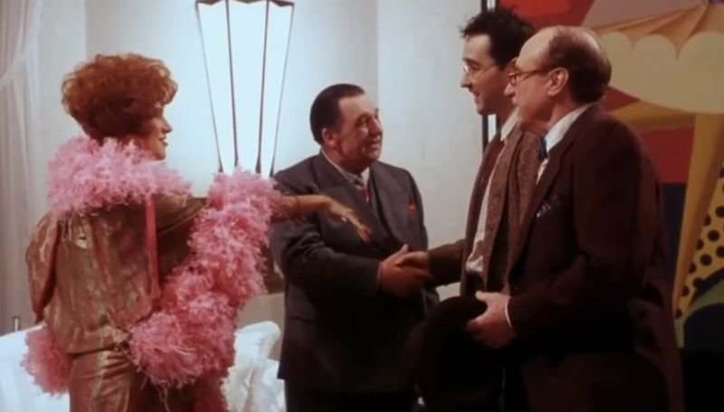 Куршуми над Бродуей