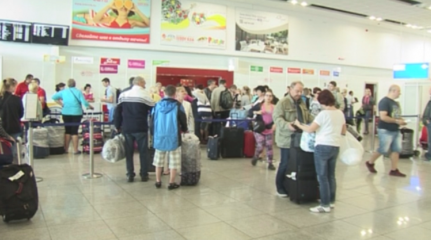 tourists ukraine arrive bulgarian seaside october