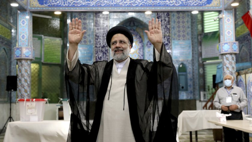 Ултраконсерватор спечели президентските избори в Иран. Какво следва в отношенията със Запада?