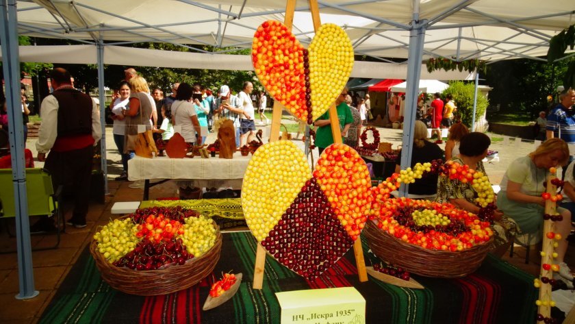 The Bulgarian Cherry Festival in Kyustendil (in pictures)