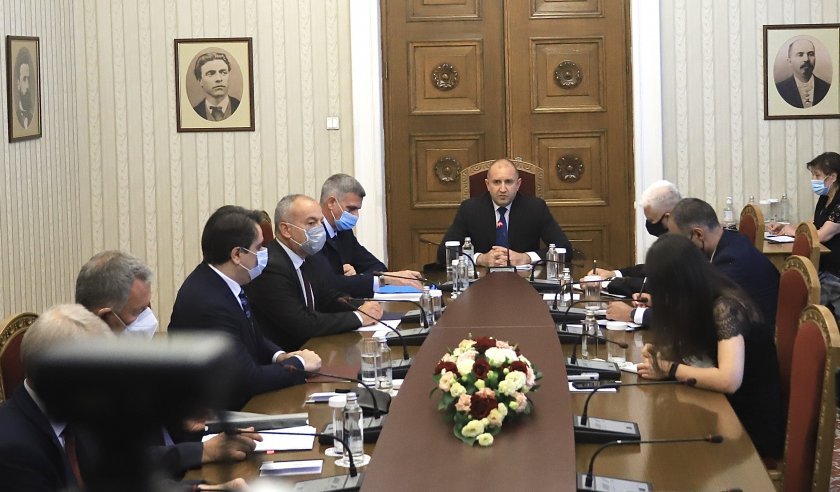 president held meeting caretaker ministers regarding likely third wave covid