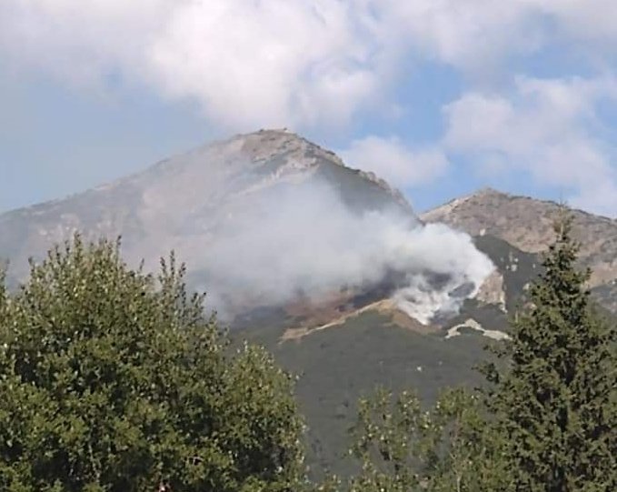 big wildfire raging hard reach area south west bulgaria