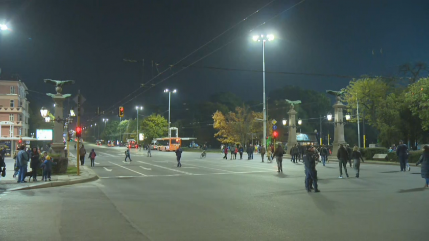 protesters against covid green certificate blocked traffic eaglesrsquo bridge