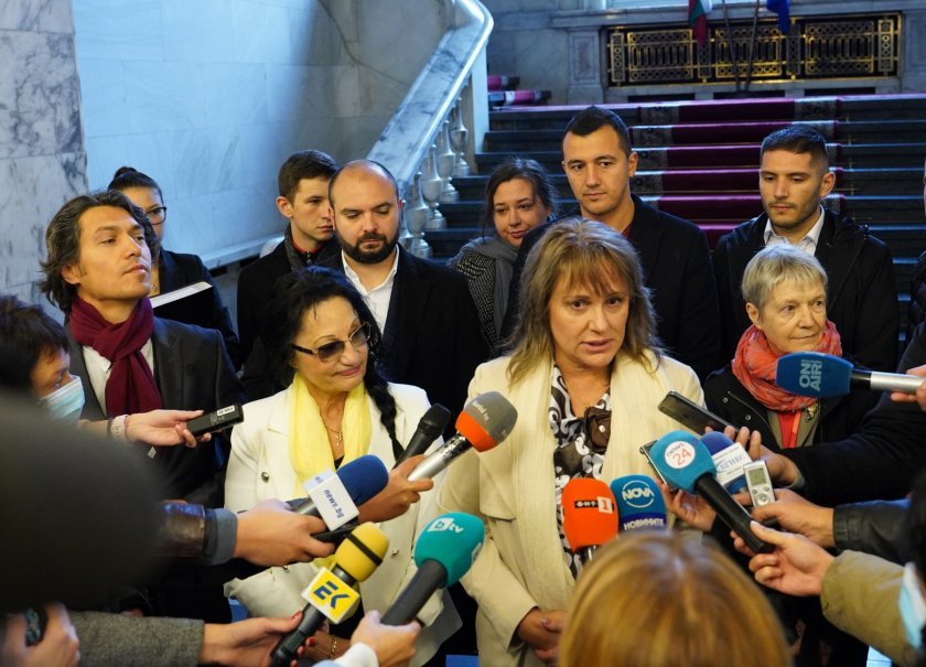 initiative committee nominating rumen radev president submitted petition registration his candidature upcoming elections